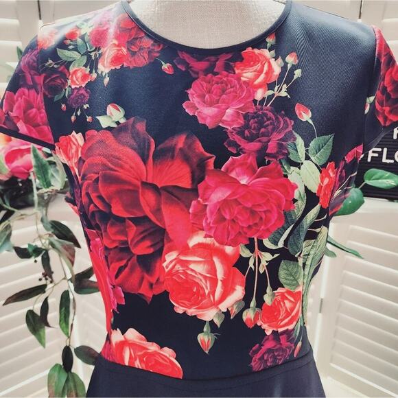 Ted Baker Xylee Skater Dress Floral Scuba Cap Sleeve Fit&Flare BlackRed Size 3/8 - Picture 3 of 10